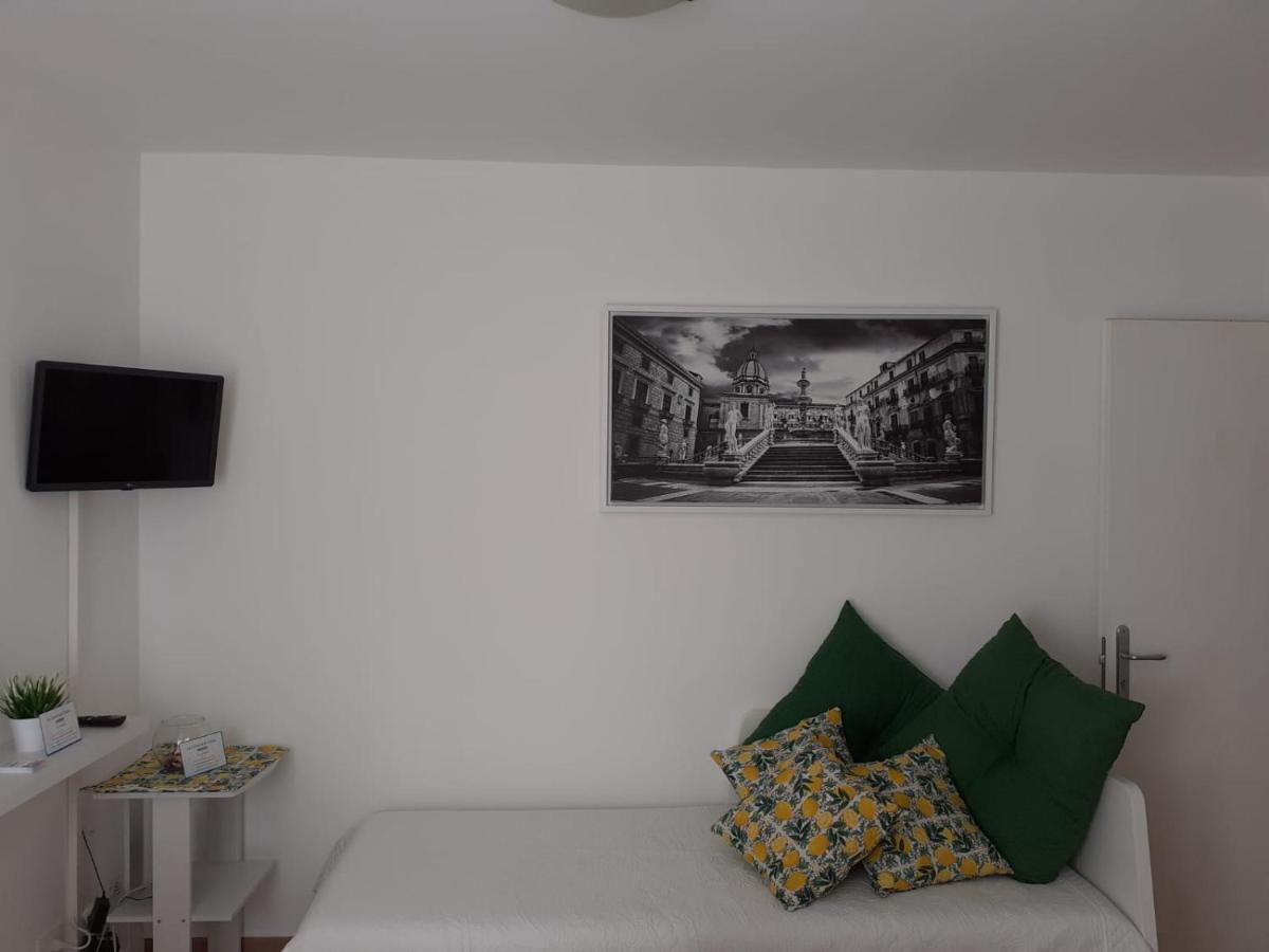 La Camera Di Stella - Ai Normanni Hotel Palermo Buitenkant foto