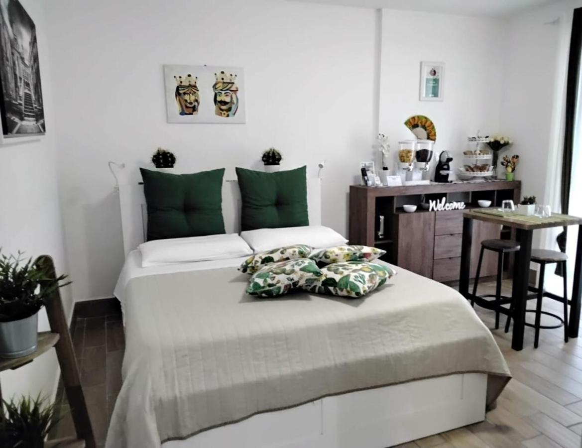 La Camera Di Stella - Ai Normanni Hotel Palermo Buitenkant foto