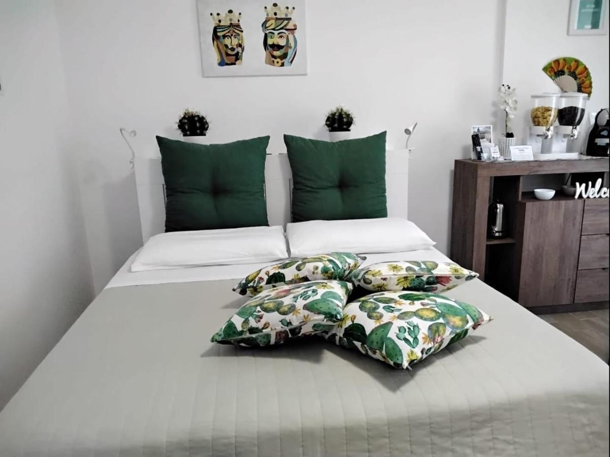 La Camera Di Stella - Ai Normanni Hotel Palermo Buitenkant foto